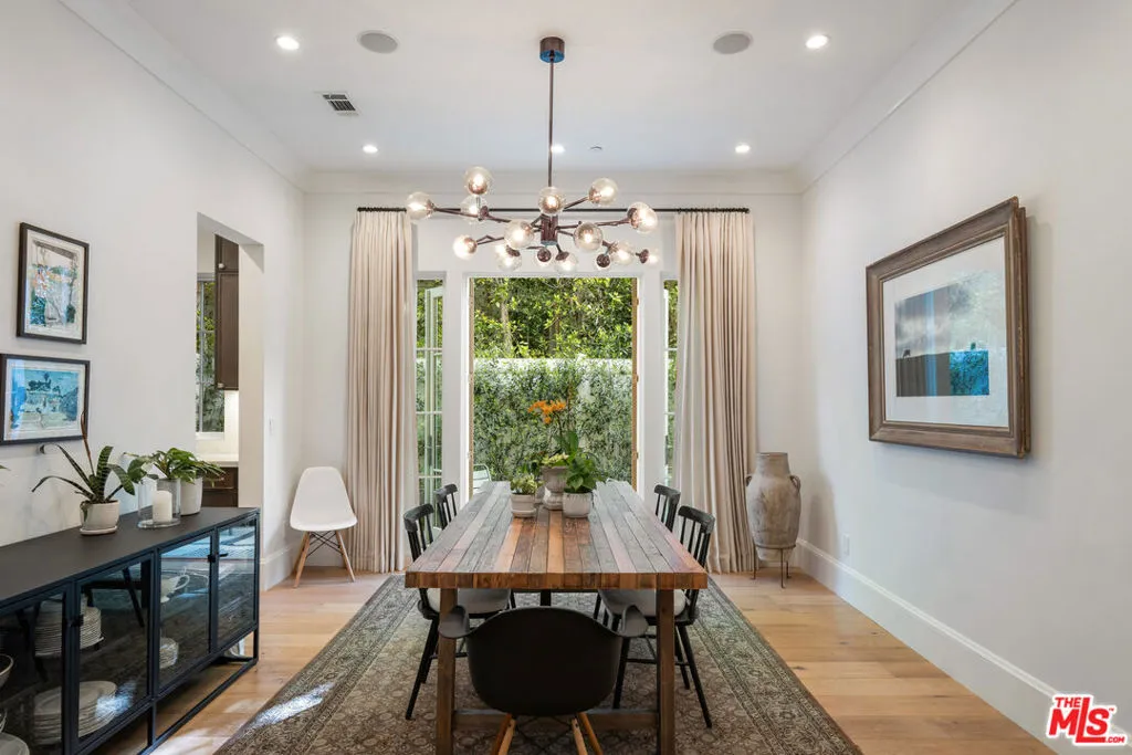 Santa Monica, California 90402, United States, 5 Bedrooms Bedrooms, ,6 BathroomsBathrooms,Residential,Active,102294