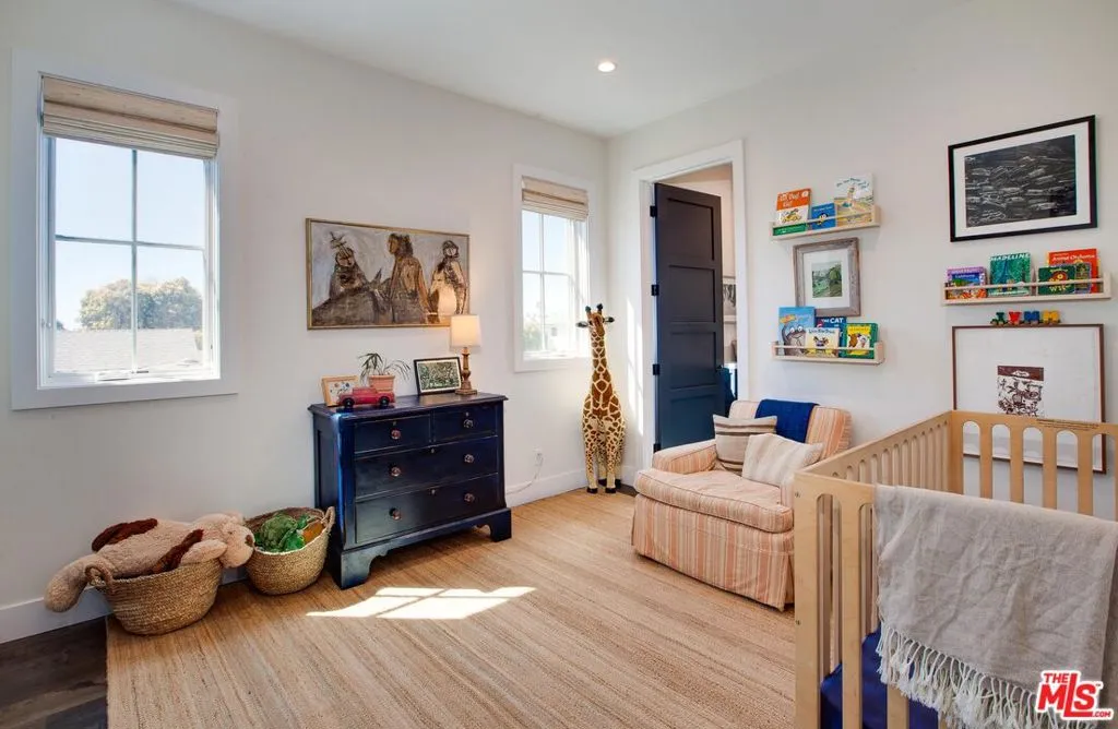 Venice, California 90291, United States, 5 Bedrooms Bedrooms, ,6 BathroomsBathrooms,Residential,Pending,88578