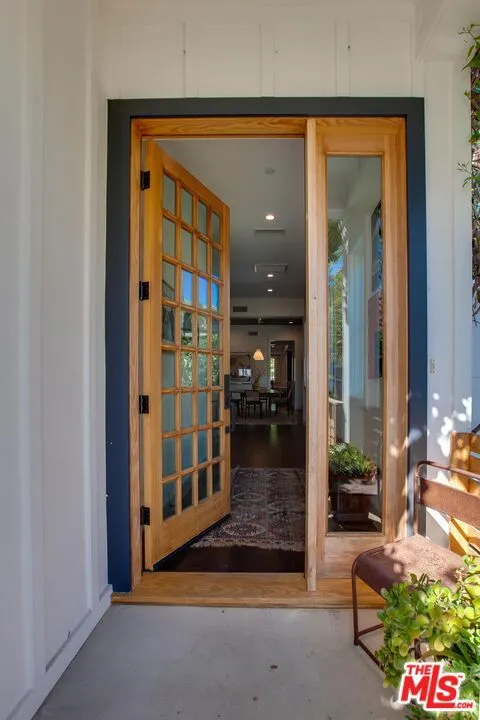 Venice, California 90291, United States, 5 Bedrooms Bedrooms, ,6 BathroomsBathrooms,Residential,Pending,88578