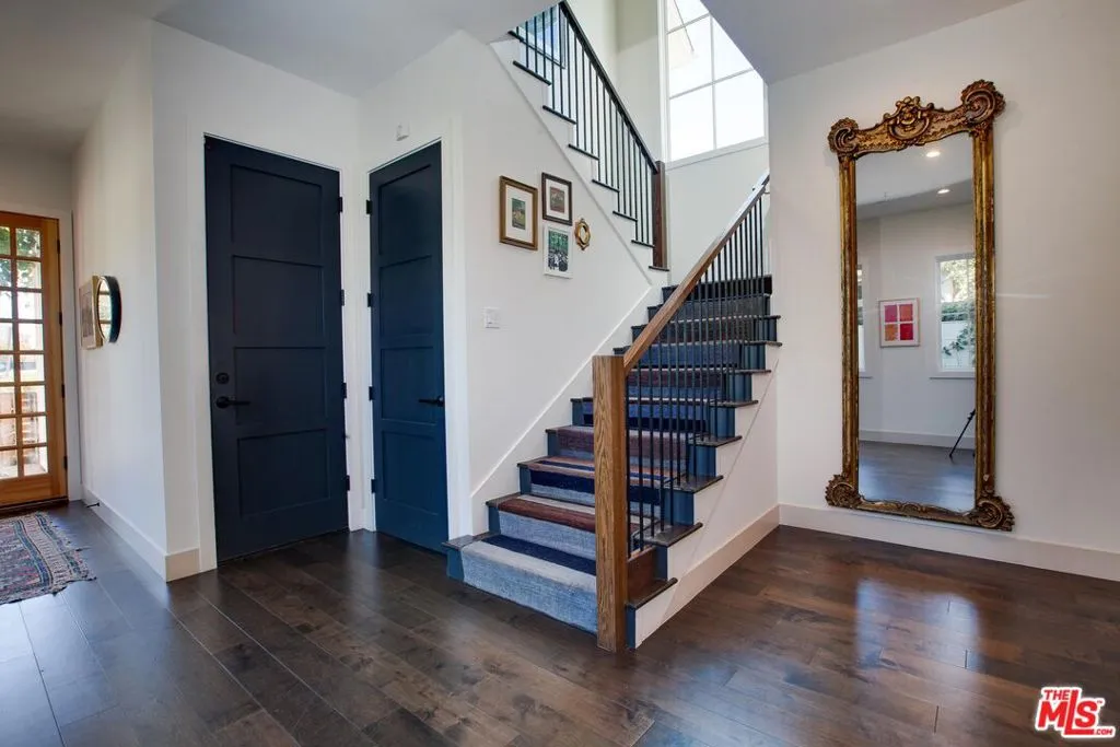 Venice, California 90291, United States, 5 Bedrooms Bedrooms, ,6 BathroomsBathrooms,Residential,Pending,88578