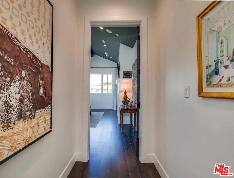 Venice, California 90291, United States, 5 Bedrooms Bedrooms, ,6 BathroomsBathrooms,Residential,Pending,88578