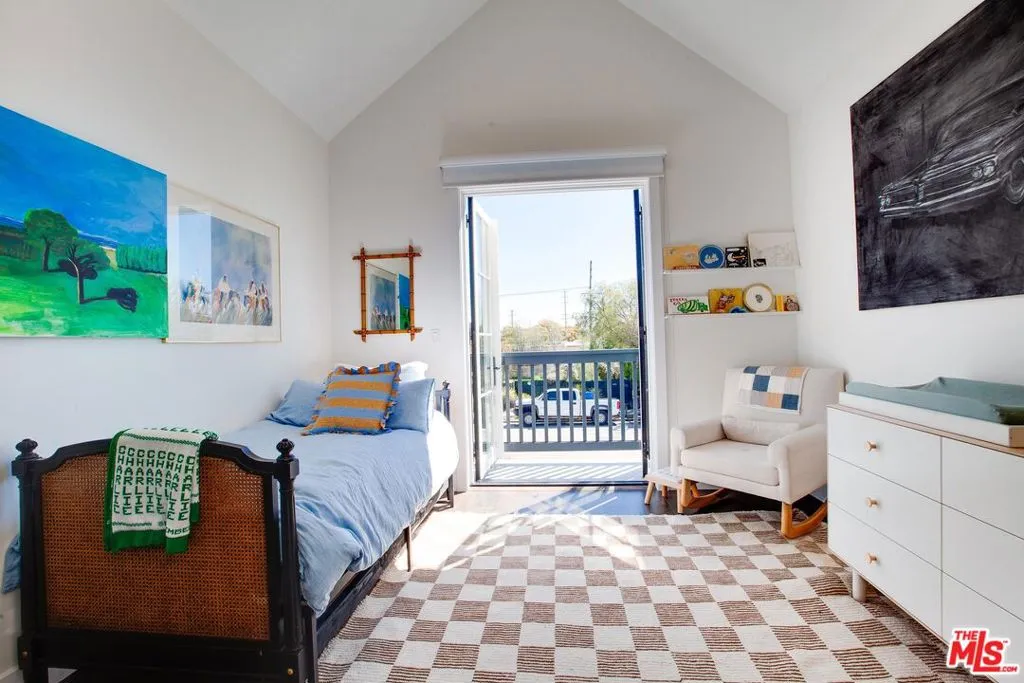 Venice, California 90291, United States, 5 Bedrooms Bedrooms, ,6 BathroomsBathrooms,Residential,Pending,88578