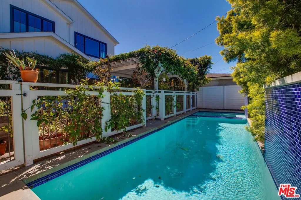 Venice, California 90291, United States, 5 Bedrooms Bedrooms, ,6 BathroomsBathrooms,Residential,Pending,88578