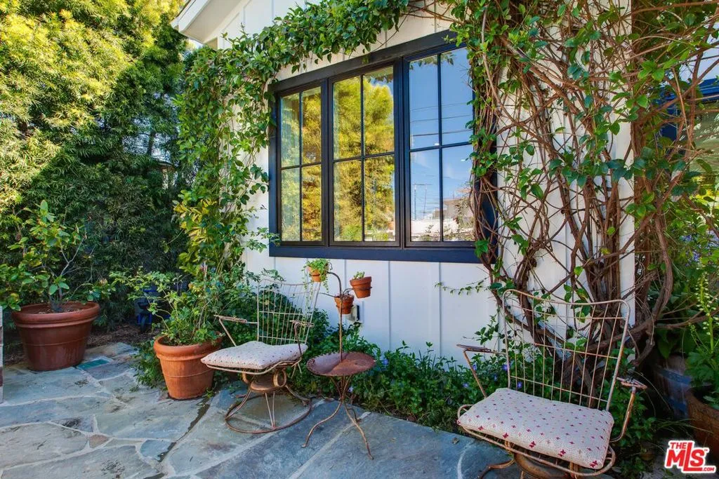 Venice, California 90291, United States, 5 Bedrooms Bedrooms, ,6 BathroomsBathrooms,Residential,Pending,88578