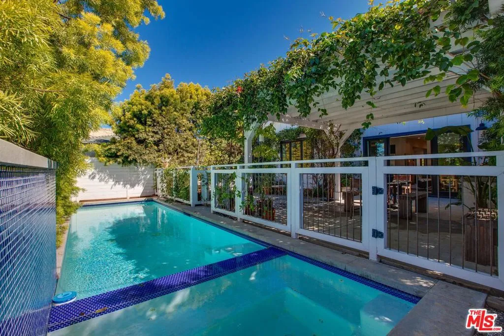 Venice, California 90291, United States, 5 Bedrooms Bedrooms, ,6 BathroomsBathrooms,Residential,Pending,88578