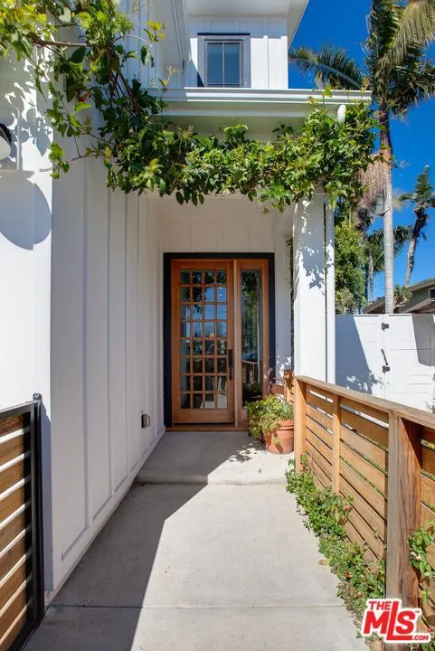 Venice, California 90291, United States, 5 Bedrooms Bedrooms, ,6 BathroomsBathrooms,Residential,Pending,88578