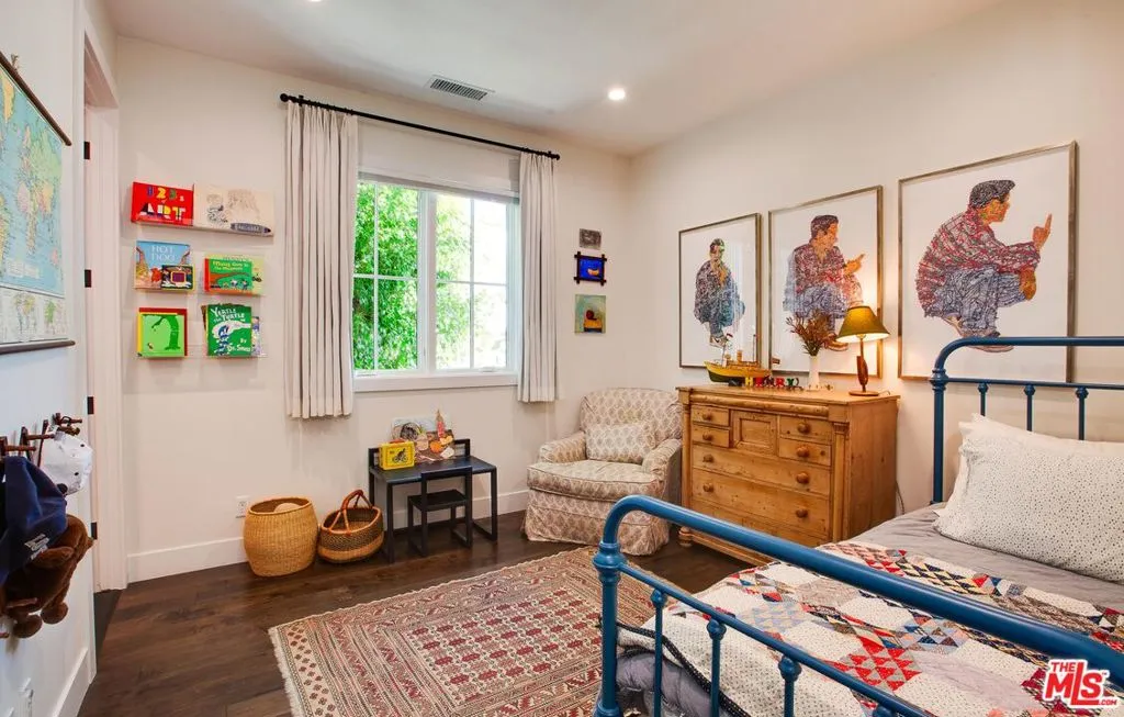 Venice, California 90291, United States, 5 Bedrooms Bedrooms, ,6 BathroomsBathrooms,Residential,Pending,88578