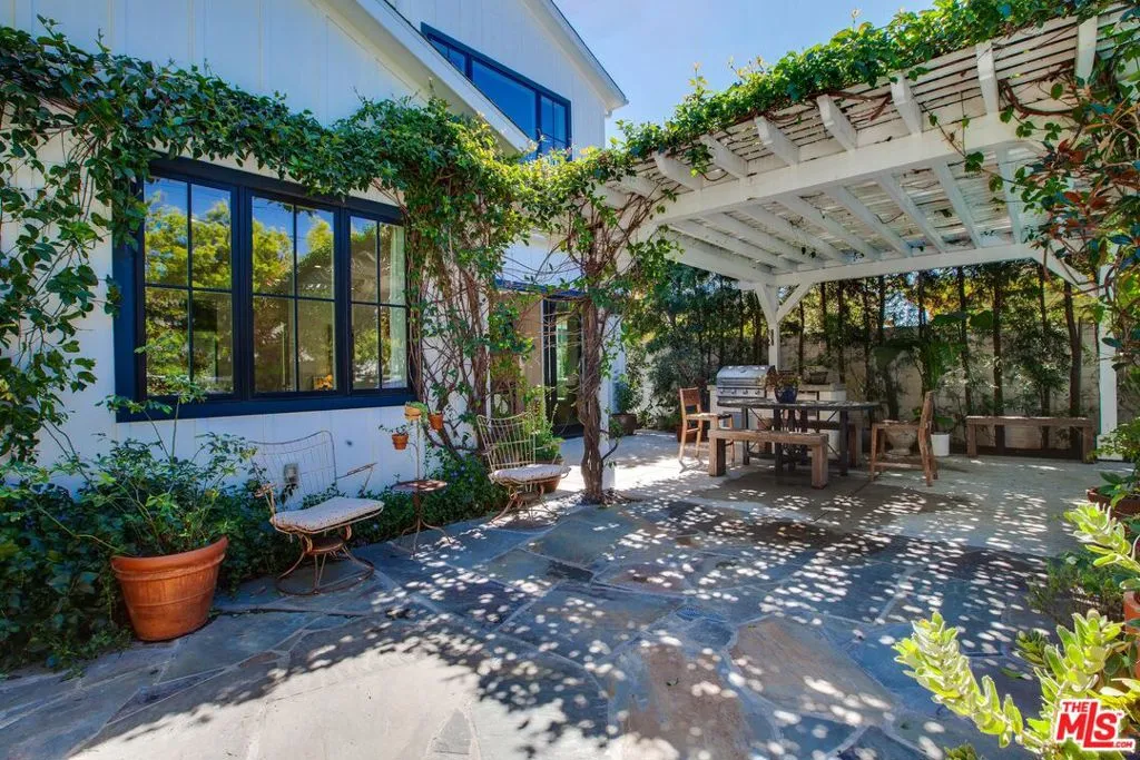 Venice, California 90291, United States, 5 Bedrooms Bedrooms, ,6 BathroomsBathrooms,Residential,Pending,88578