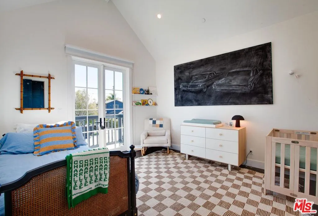 Venice, California 90291, United States, 5 Bedrooms Bedrooms, ,6 BathroomsBathrooms,Residential,Pending,88578