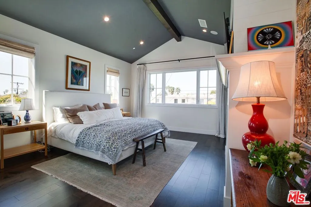 Venice, California 90291, United States, 5 Bedrooms Bedrooms, ,6 BathroomsBathrooms,Residential,Pending,88578