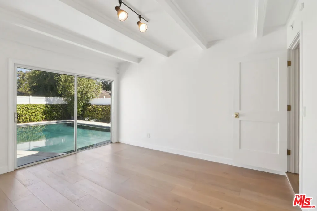 Toluca Lake, California 91602, United States, 3 Bedrooms Bedrooms, ,2 BathroomsBathrooms,Residential,Active,94630