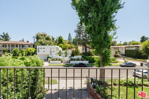 A home in Toluca Lake