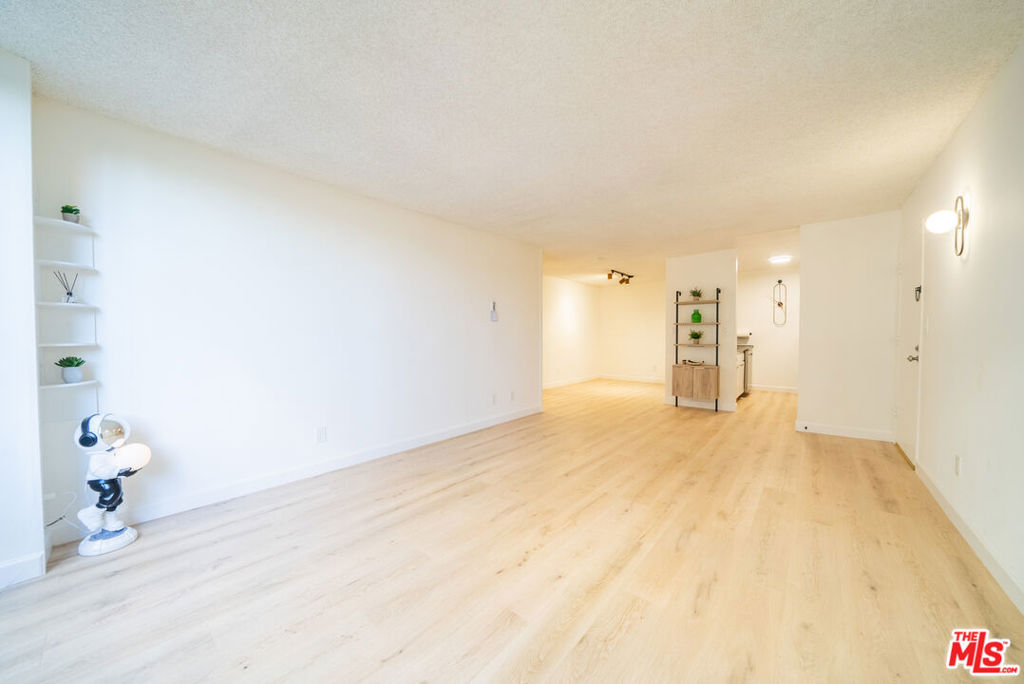 4900 Overland Avenue 118