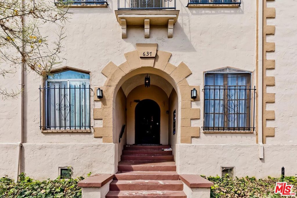Properties 3 637 N Spaulding Avenue