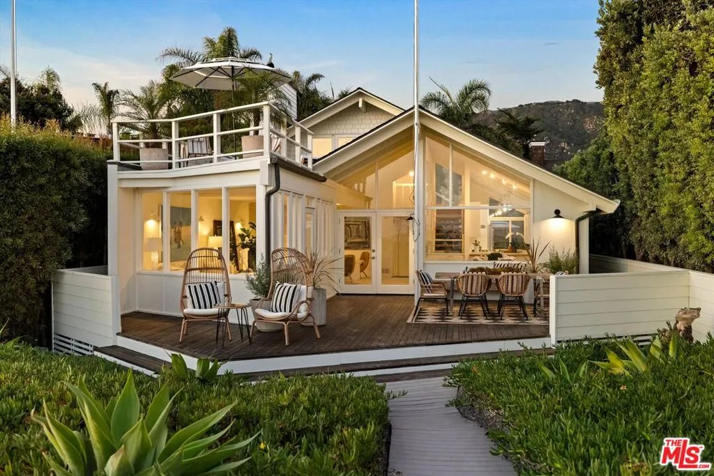 Carpinteria, California 93013, United States, 5 Bedrooms Bedrooms, ,5 BathroomsBathrooms,Residential,Active,15059