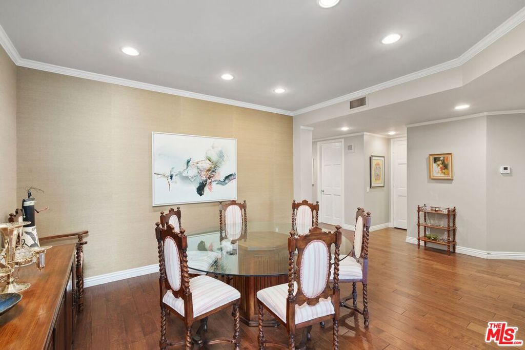 Properties 3 4720 Park Encino Lane 119