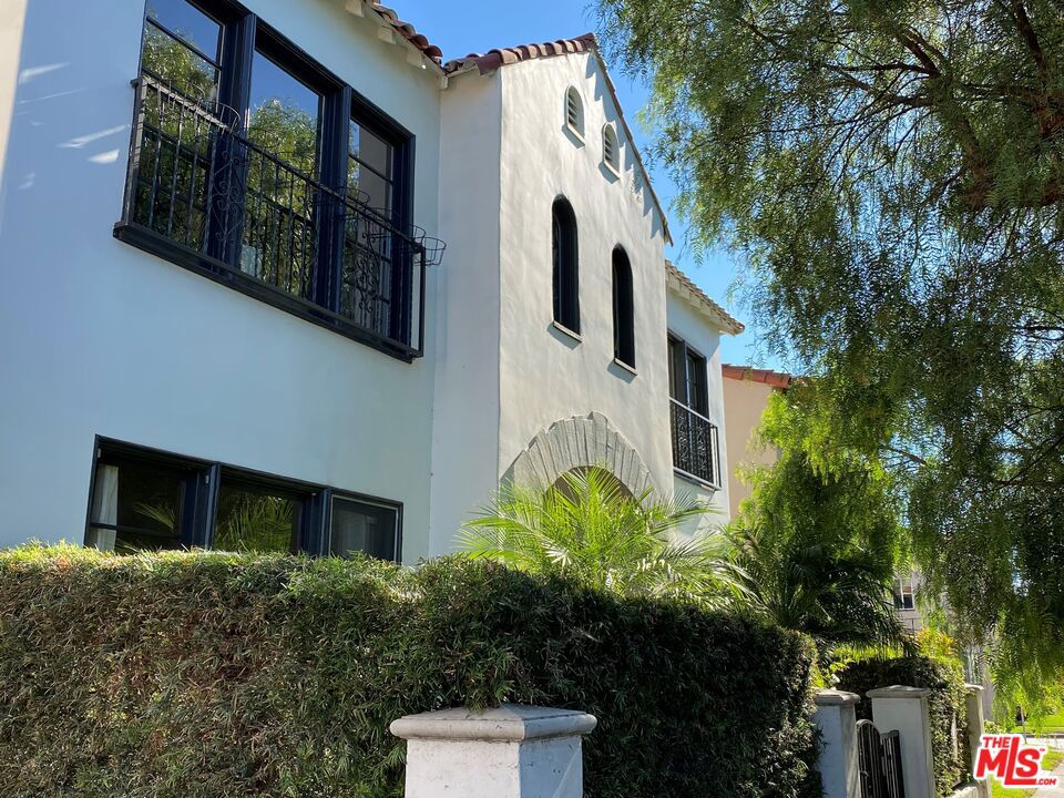 Properties 2 506 N Spaulding Avenue