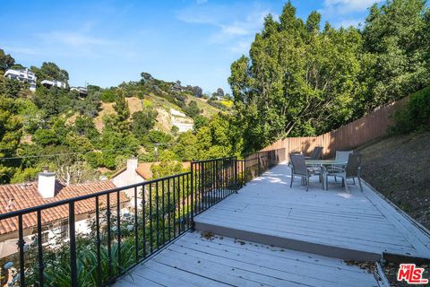 A home in Studio City