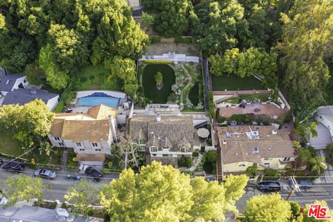 A home in Studio City