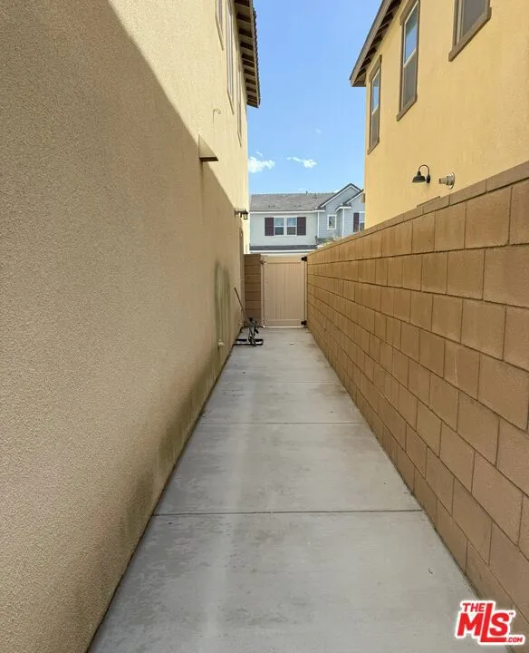 Ontario, California 91761, United States, 4 Bedrooms Bedrooms, ,3 BathroomsBathrooms,Residential,Active,103690