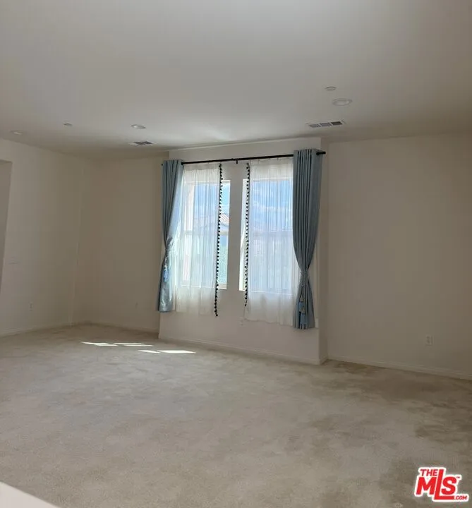 Ontario, California 91761, United States, 4 Bedrooms Bedrooms, ,3 BathroomsBathrooms,Residential,Active,103690