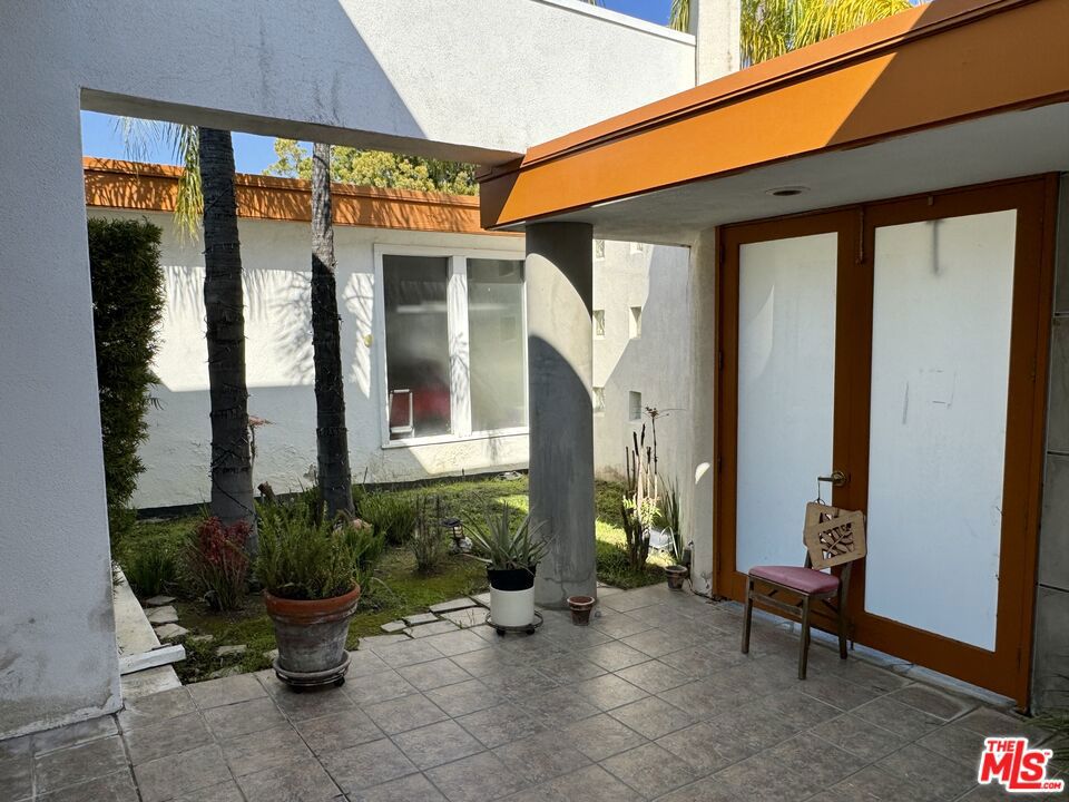 4167 Alonzo Avenue