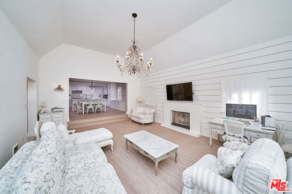 Properties 2 6203 Del Valle Drive