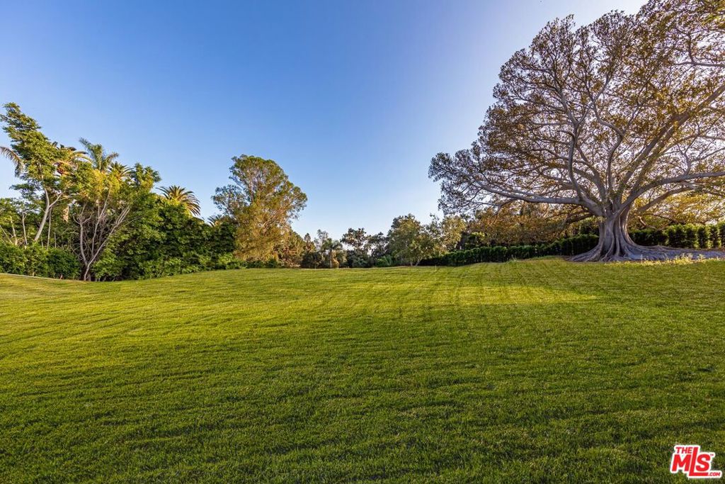 150 S Carolwood Drive