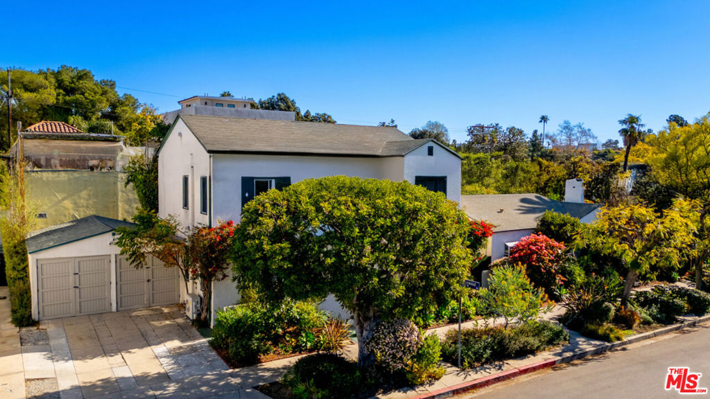 408 N Bronson Avenue