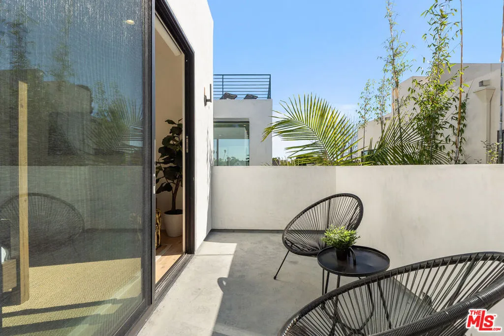 Los Angeles, California 90046, United States, 4 Bedrooms Bedrooms, ,5 BathroomsBathrooms,Residential,Active,113667