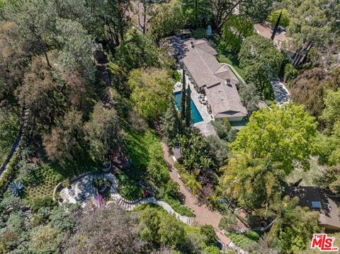 2854 Roscomare Road Los Angeles CA 90077