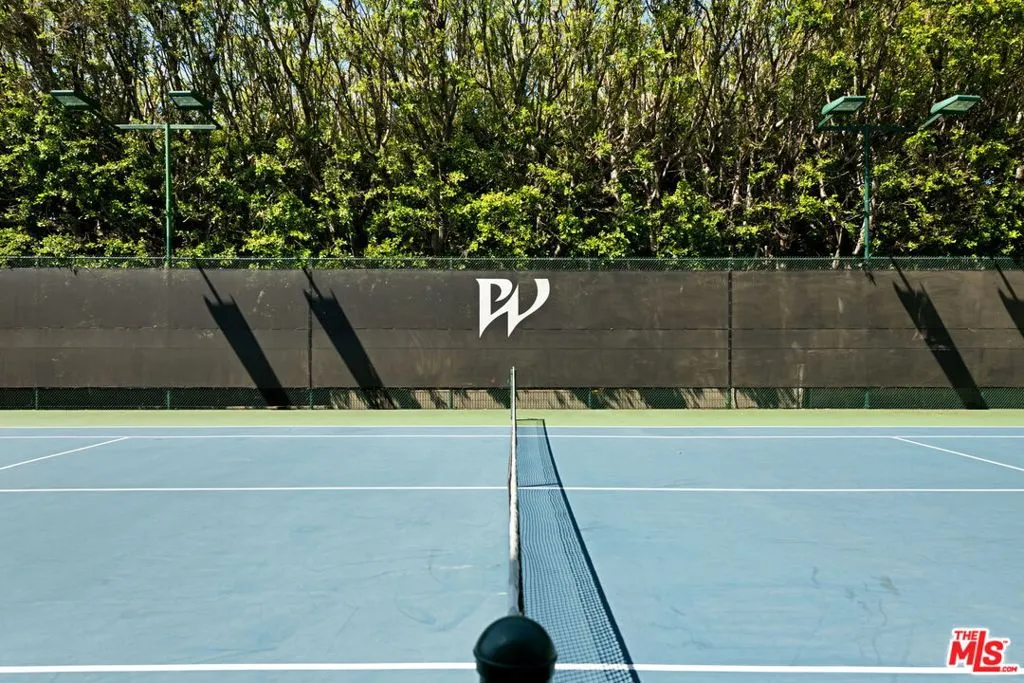 West Hollywood, California 90069, United States, 1 Bedroom Bedrooms, ,2 BathroomsBathrooms,Residential,Active,19838