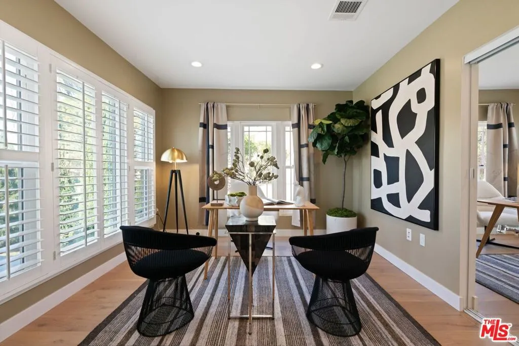 Los Angeles, California 90019, United States, 3 Bedrooms Bedrooms, ,3 BathroomsBathrooms,Residential,Active,5259