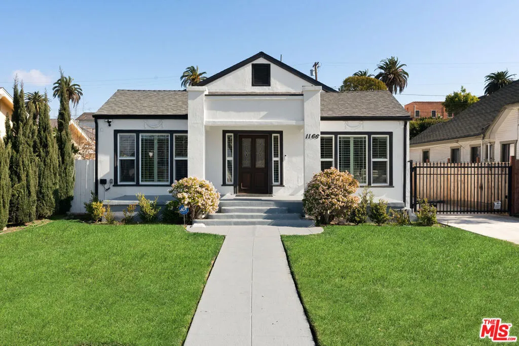 Los Angeles, California 90019, United States, 3 Bedrooms Bedrooms, ,3 BathroomsBathrooms,Residential,Active,5259