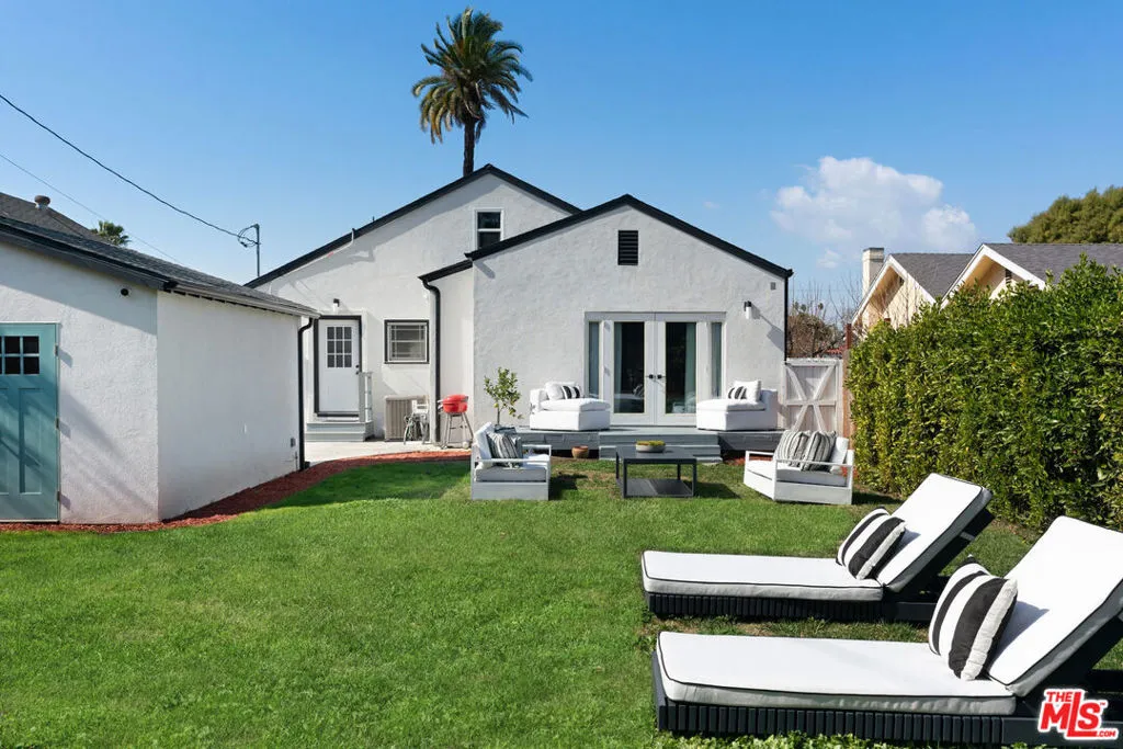 Los Angeles, California 90019, United States, 3 Bedrooms Bedrooms, ,3 BathroomsBathrooms,Residential,Active,5259