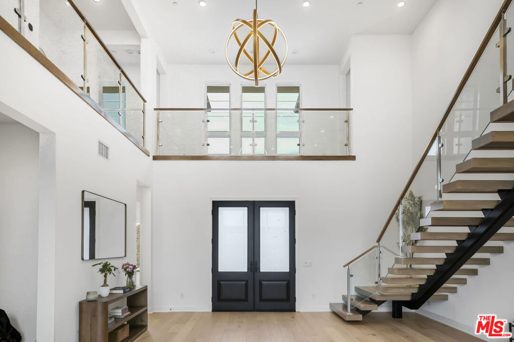 Properties 4 20150 W Galway Lane