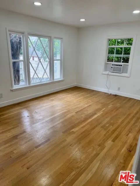 MLS: 25480671
