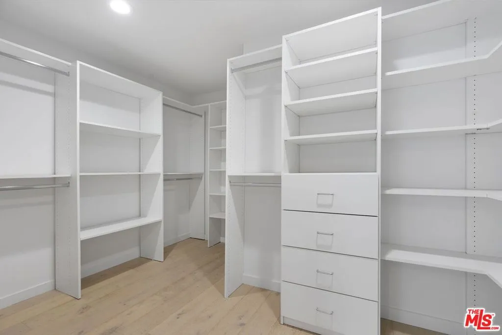 Hollywood, California 90028, United States, 2 Bedrooms Bedrooms, ,3 BathroomsBathrooms,Residential,Active,21416