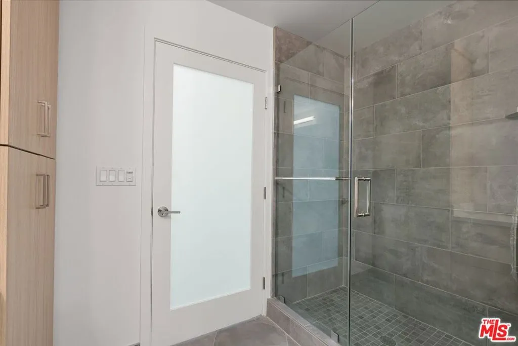 Hollywood, California 90028, United States, 2 Bedrooms Bedrooms, ,3 BathroomsBathrooms,Residential,Active,21416