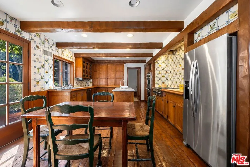 Los Angeles, California 90049, United States, 5 Bedrooms Bedrooms, ,5 BathroomsBathrooms,Residential,Active,102094