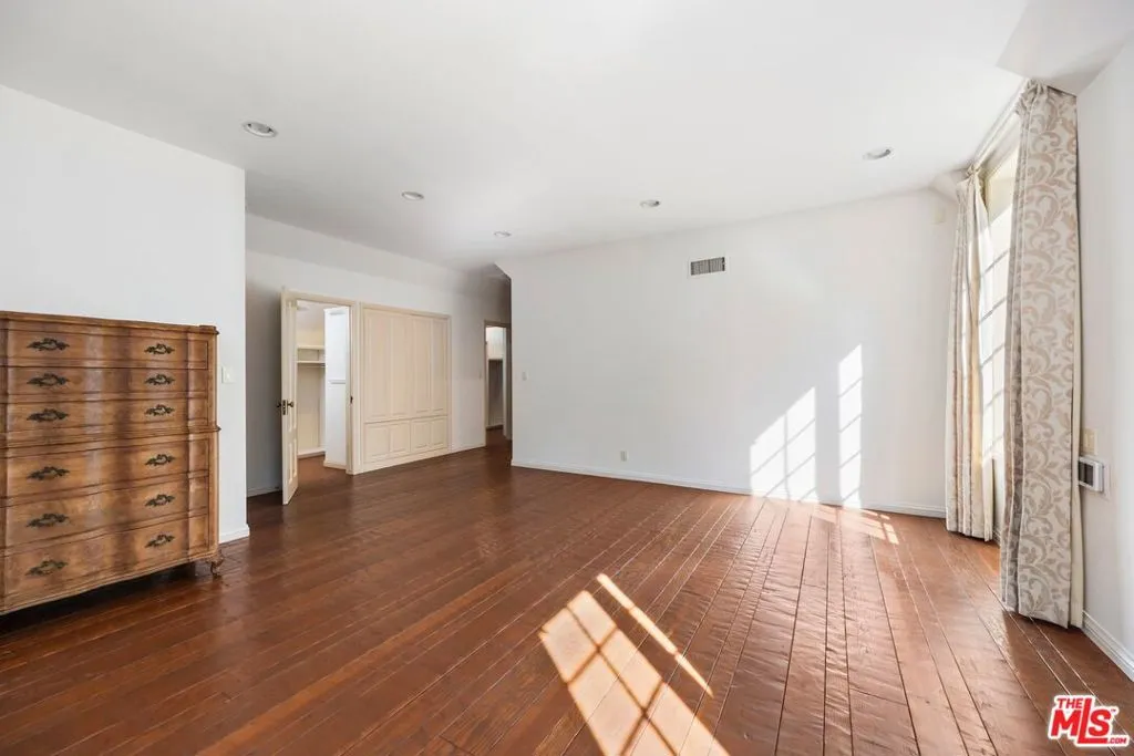 Los Angeles, California 90049, United States, 5 Bedrooms Bedrooms, ,5 BathroomsBathrooms,Residential,Active,102094