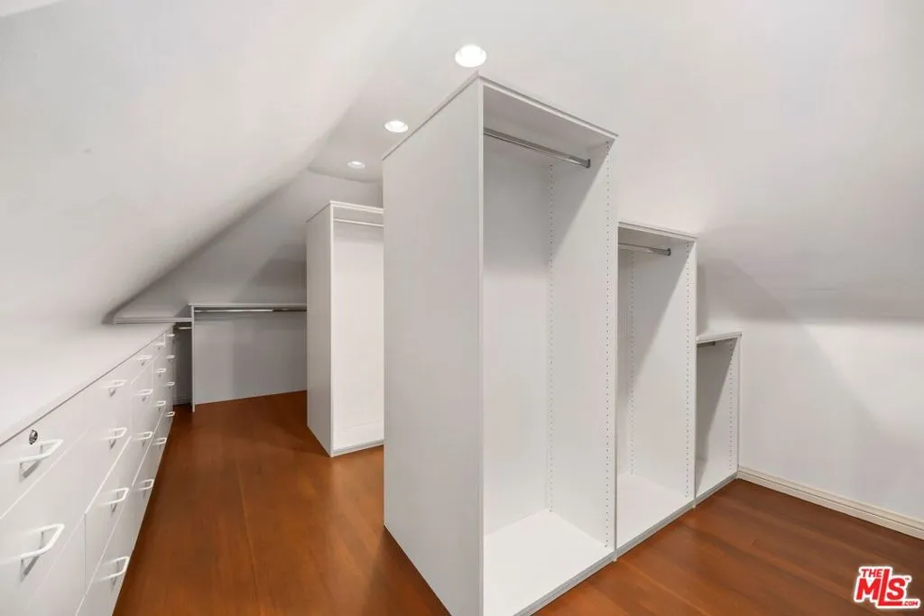 Los Angeles, California 90049, United States, 5 Bedrooms Bedrooms, ,5 BathroomsBathrooms,Residential,Active,102094