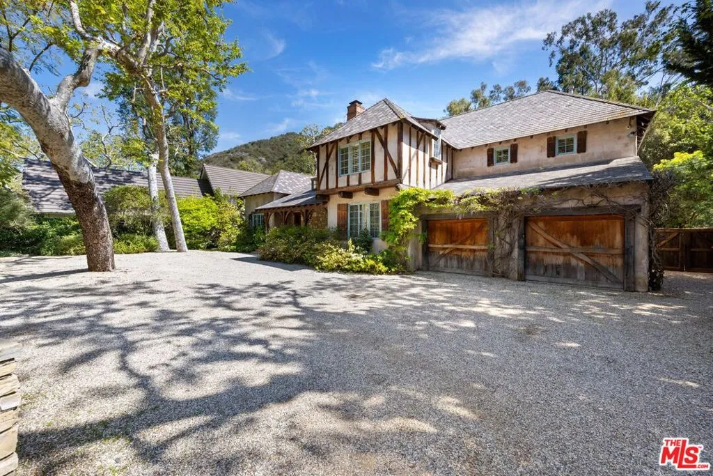 Los Angeles, California 90049, United States, 5 Bedrooms Bedrooms, ,5 BathroomsBathrooms,Residential,Active,102094