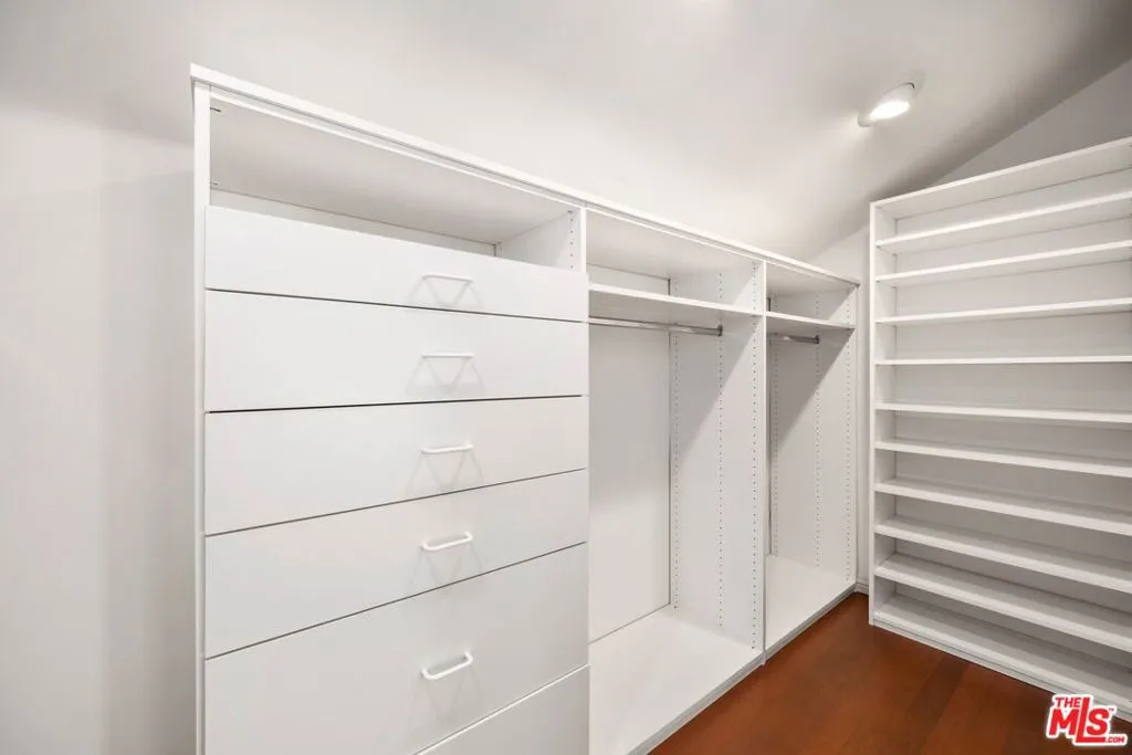 Los Angeles, California 90049, United States, 5 Bedrooms Bedrooms, ,5 BathroomsBathrooms,Residential,Active,102094