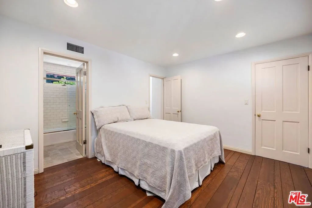 Los Angeles, California 90049, United States, 5 Bedrooms Bedrooms, ,5 BathroomsBathrooms,Residential,Active,102094