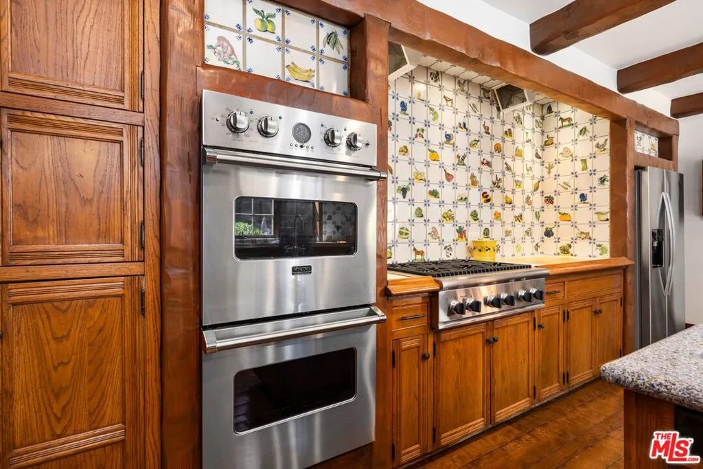 Los Angeles, California 90049, United States, 5 Bedrooms Bedrooms, ,5 BathroomsBathrooms,Residential,Active,102094