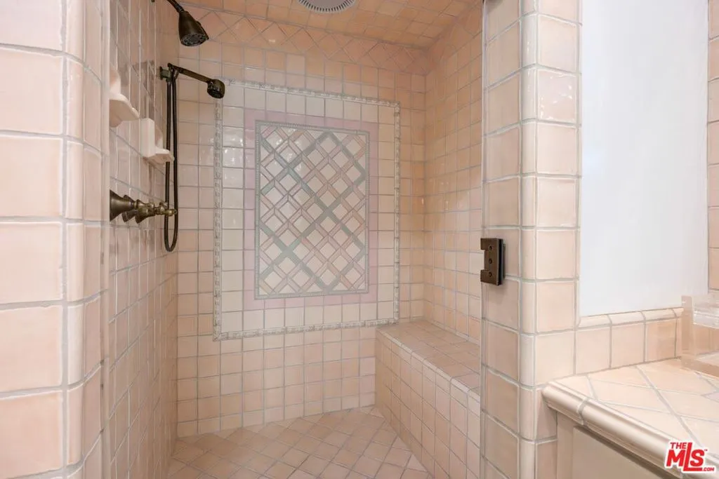 Los Angeles, California 90049, United States, 5 Bedrooms Bedrooms, ,5 BathroomsBathrooms,Residential,Active,102094