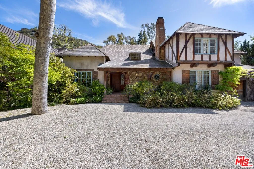 Los Angeles, California 90049, United States, 5 Bedrooms Bedrooms, ,5 BathroomsBathrooms,Residential,Active,102094