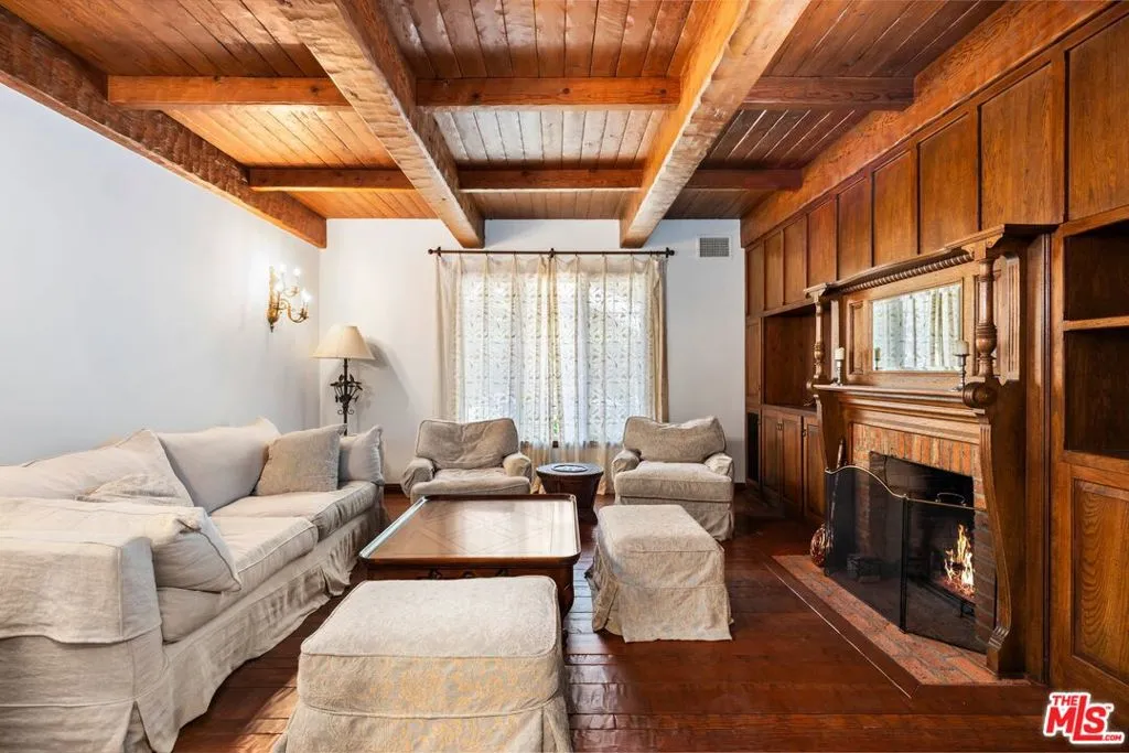 Los Angeles, California 90049, United States, 5 Bedrooms Bedrooms, ,5 BathroomsBathrooms,Residential,Active,102094