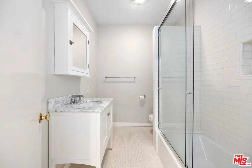 Los Angeles, California 90049, United States, 5 Bedrooms Bedrooms, ,5 BathroomsBathrooms,Residential,Active,102094